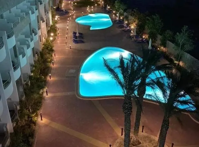 Schoene In Cecelia Resort, Am Pool Und Wunderschoenen Fuer Familien Und Paare