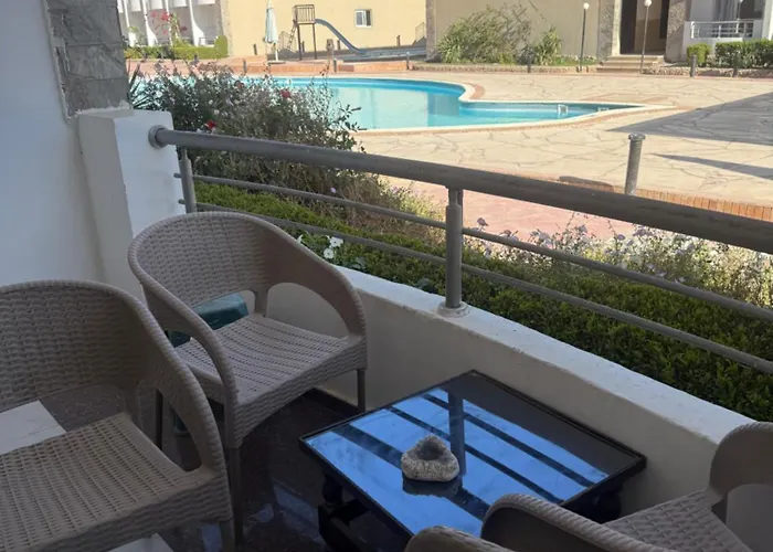 Schoene In Cecelia Resort, Am Pool Und Wunderschoenen Fuer Familien Und Paare Apartman