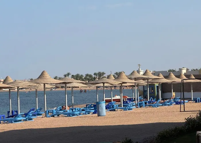 Schoene In Cecelia Resort, Am Pool Und Wunderschoenen Fuer Familien Und Paare *